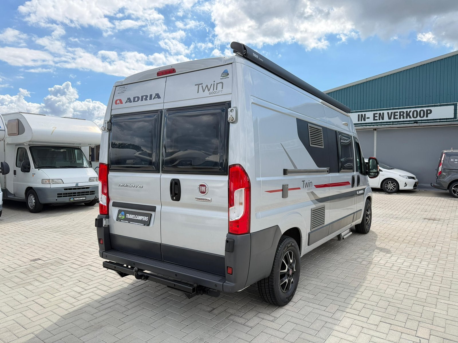 Adria Twin 600 SPT 2016 | Automatique | 130 CV | 114 000 km, Siège de train, Trousse de toit, Fiat, 5 à 6 mètres