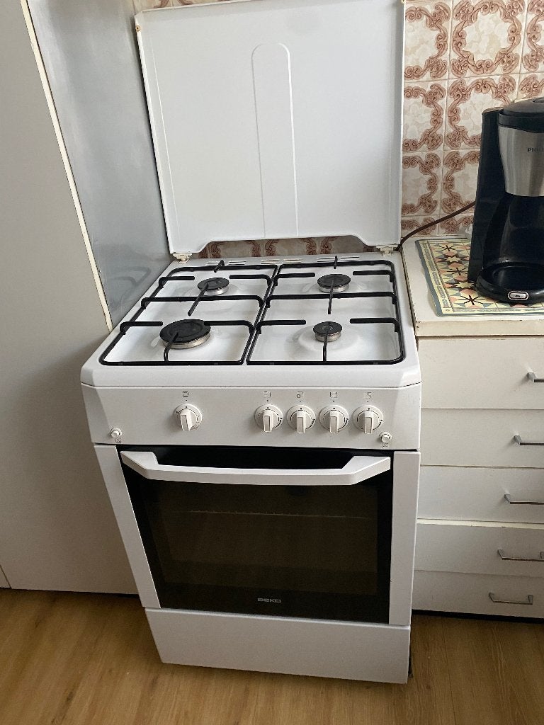 Gasfornuis met oven Beko, Electroménager, Cuisinières, Gaz, 4 zones de cuisson, Enlèvement, Utilisé