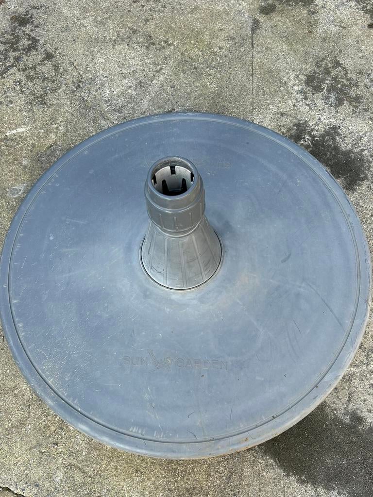 Pied  paradol dia 1,00  + de 150 kg  a remplir de sable, Tuin en Terras, Ophalen, Gebruikt