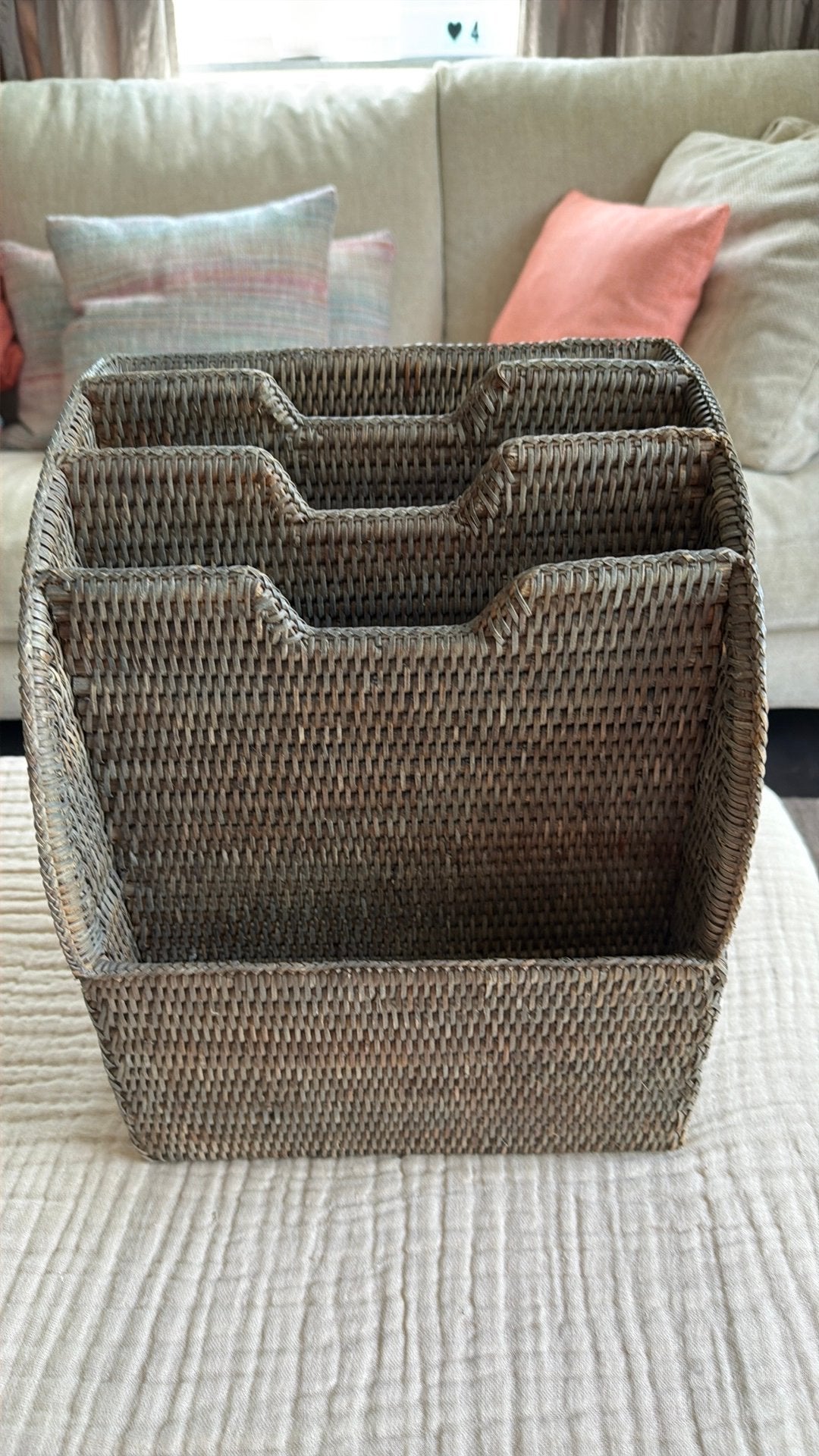 Krantenbakje, Huis en Inrichting, Woonaccessoires | Krantenbakken en Lectuurbakken, Ophalen, Natuurlijk materiaal, Zo goed als nieuw