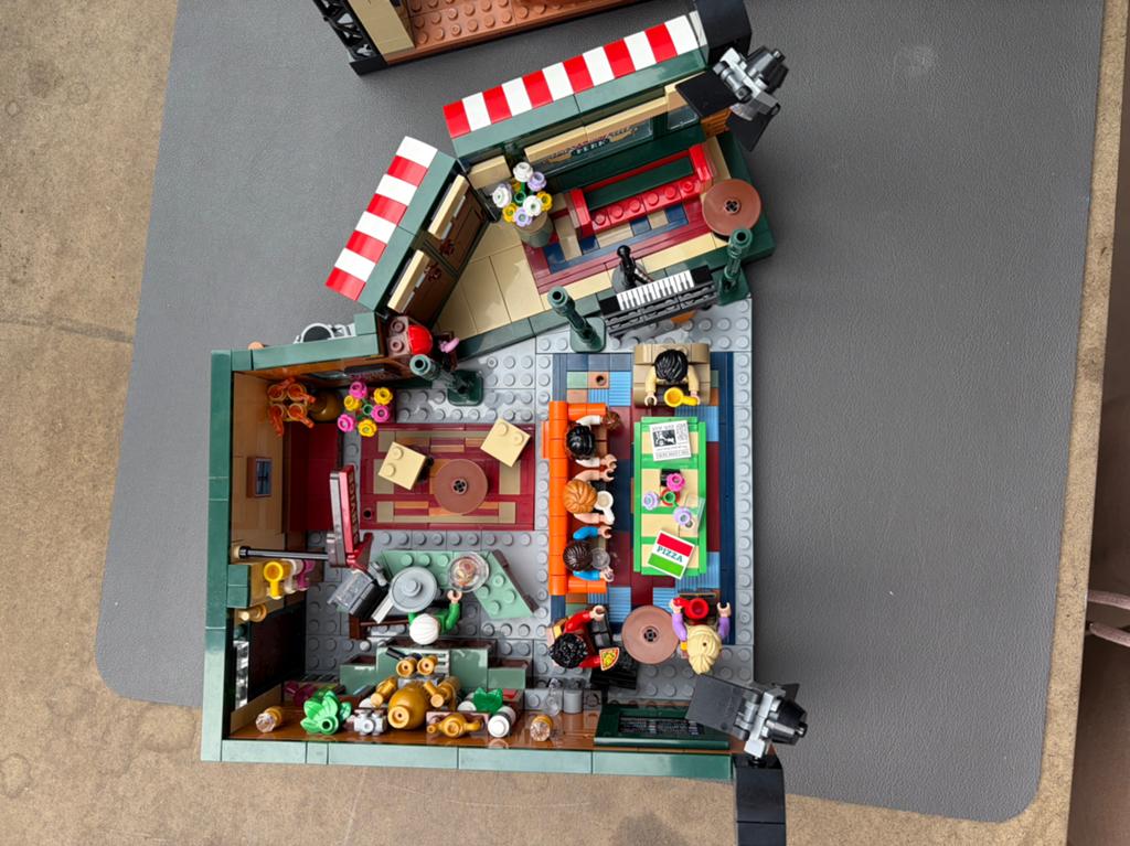 Friends - Central Perk set (geen lego), Ophalen, Zo goed als nieuw