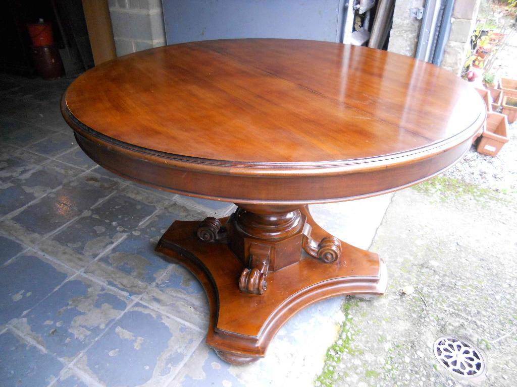 Table de salon en noyer, Enlèvement, Utilisé