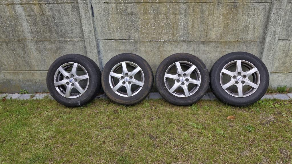 Velgen met banden 195/65 R15, Auto-onderdelen, Banden en Velgen, Ophalen, Gebruikt, 15 inch, Banden en Velgen