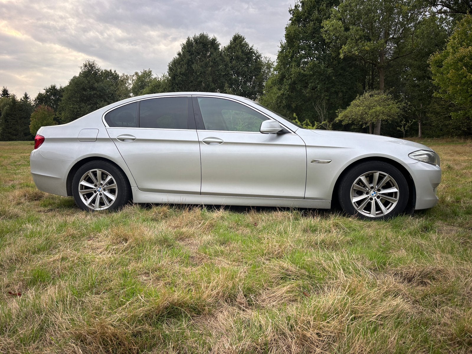 BMW 520D AUTOMATIQUE 2012 EURO 5 120 kW, Autos, Cuir, 4 portes, 2000 kg, Noir