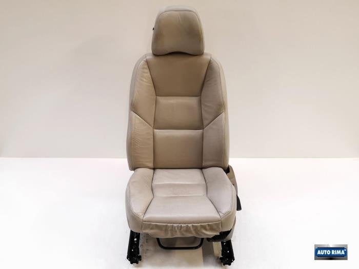 Siège gauche d'un Volvo V70, -, 3 mois de garantie, Utilisé, -