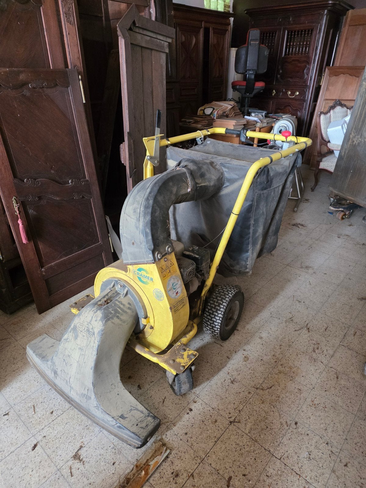 Aspirateur a feuille