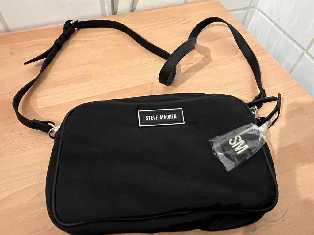 Steve  madden crossbody NIEUW, Handtassen en Accessoires, Tassen | Schoudertassen, Nieuw, Overige merken, Zwart, Ophalen