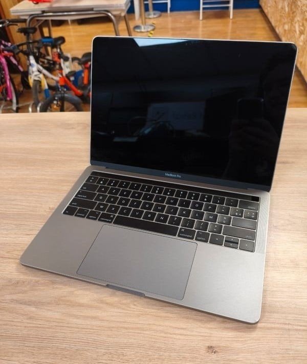 Macbook Pro - Barre tactile 13 pouces (16 Go de RAM - 256 Go, Informatique & Logiciels, Enlèvement ou Envoi, MacBook