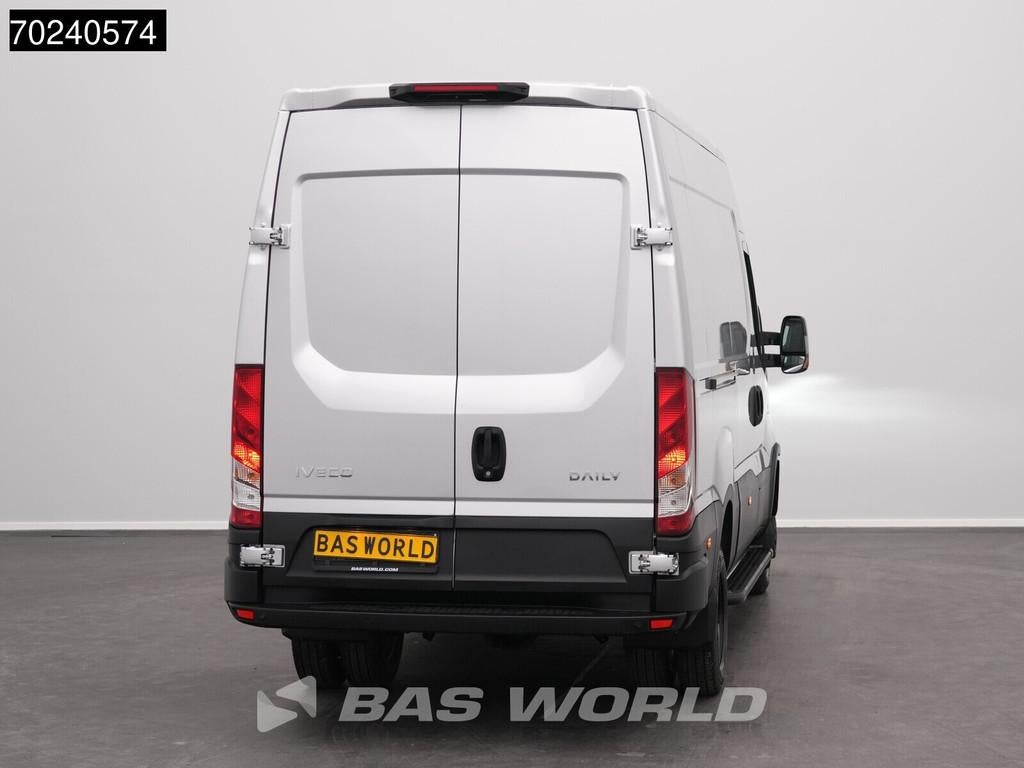 Iveco Daily 35C18 BPM VRIJ! 3.0L Black Edition Automaat 180P, Automaat, Stof, Euro 6, 4 cilinders