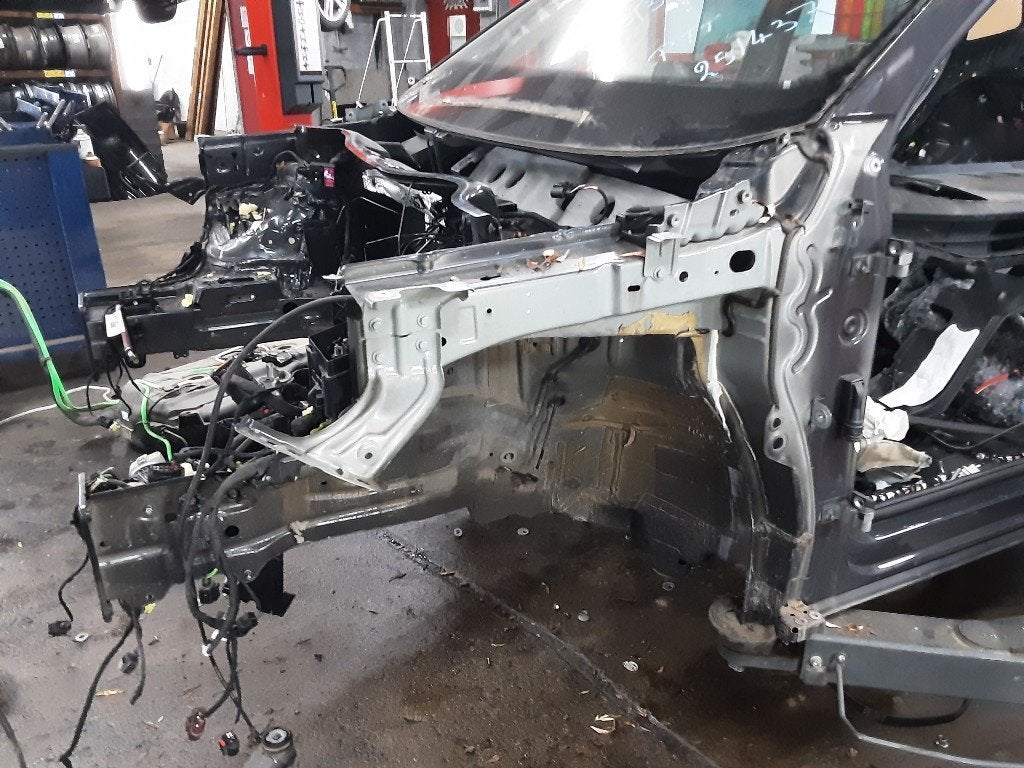PARE BOUE AVANT GAUCHE Volkswagen Tiguan (CT1) (01-2023/-), Volkswagen, Garde-boue, Mevr. I. Hauben, Utilisé
