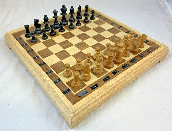 Schaakspel Houten Bord 40x40cm met schaakfiguren schaakbord, Verzenden, Zo goed als nieuw, Overig