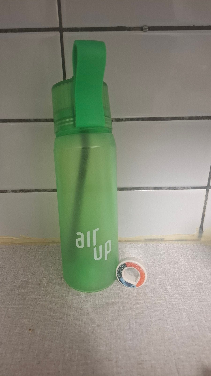 Groene Air-Up fles met bosvruchten geurpod, Sports & Fitness, Gourdes d'eau, Enlèvement
