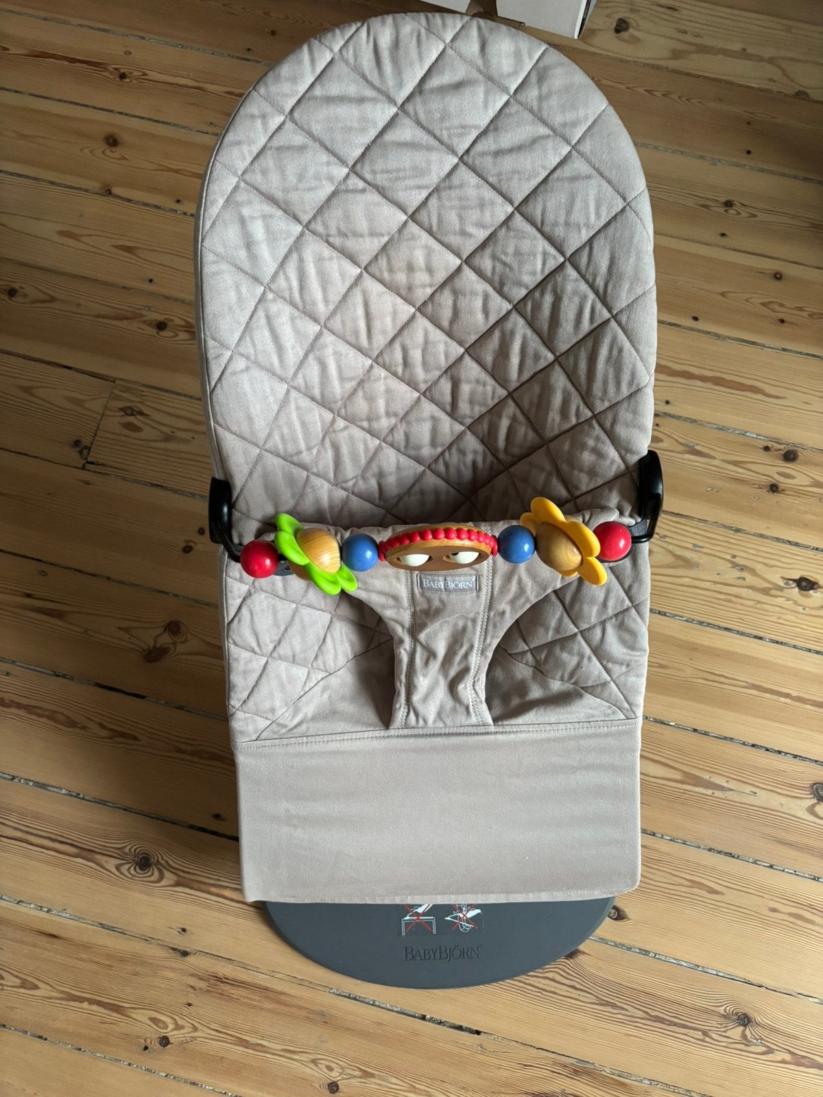 Transat BabyBjörn et jouet mobile, Enfants & Bébés, Enlèvement, Comme neuf