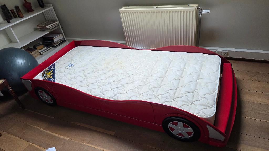 Lit Voiture de Course Rouge : Le rêve de tout petit pilote !, Enfants & Bébés, Enlèvement, Utilisé, Autres types
