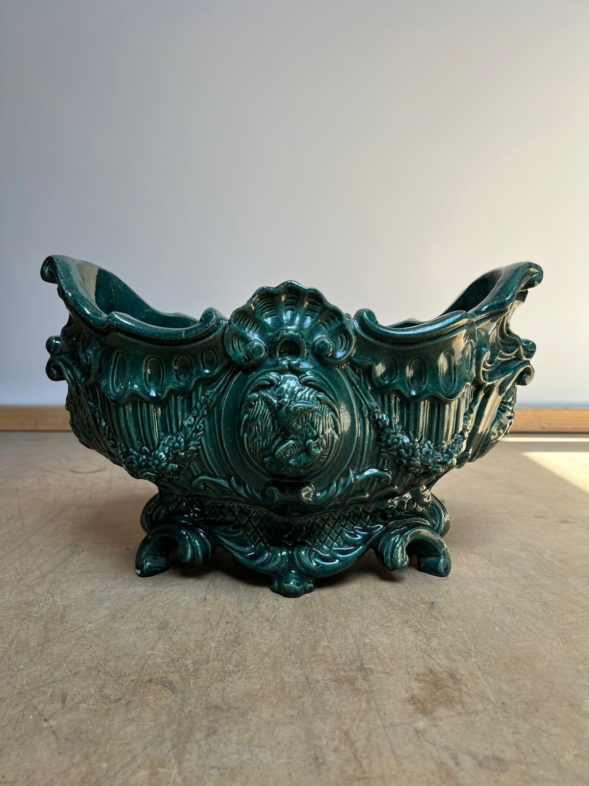 Antiek Groen Barbotine Tafelstuk / Jardinière, Ophalen