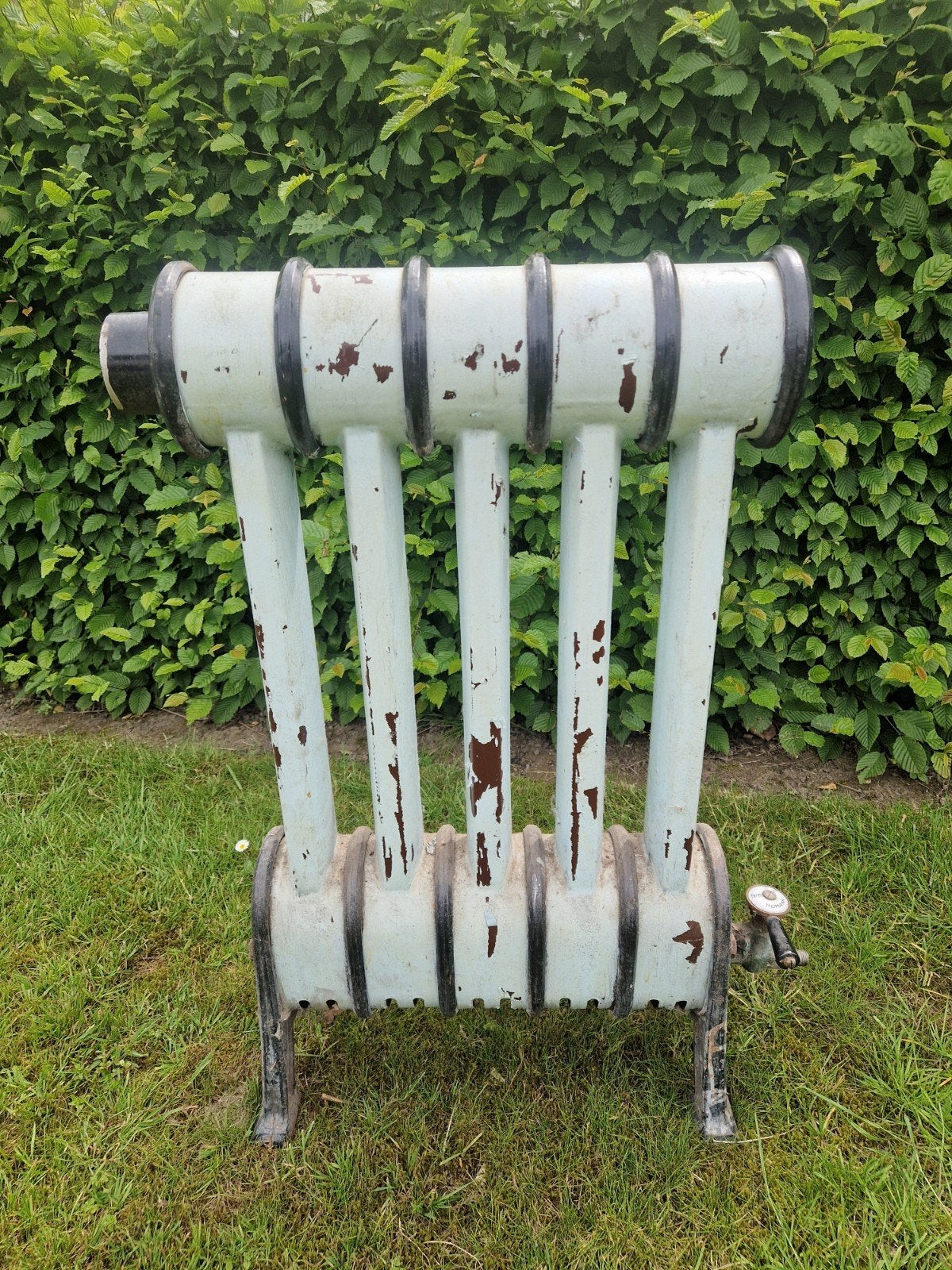 Antieke radiator in gietijzer met kraan, Antiek en Kunst, Ophalen