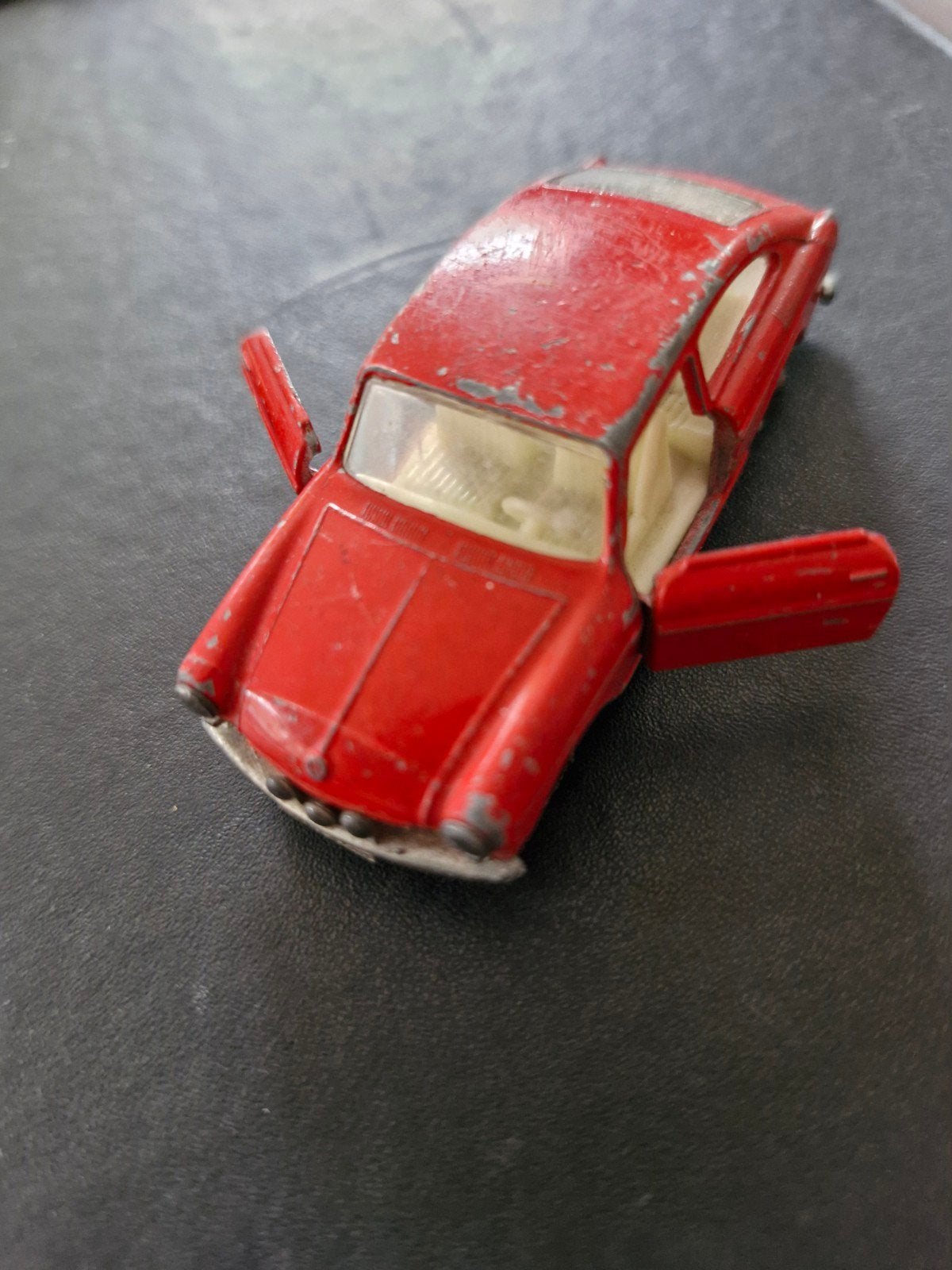 Matchbox, volkswagen 1600TL, rood. made in England by Lesney, Enlèvement ou Envoi