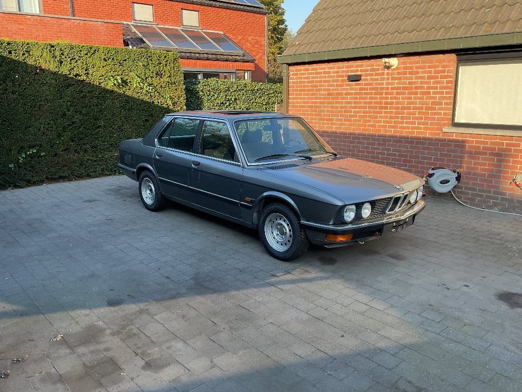 BMW e28 520i bj 1982 HANDGESCHAKELD, foto 2