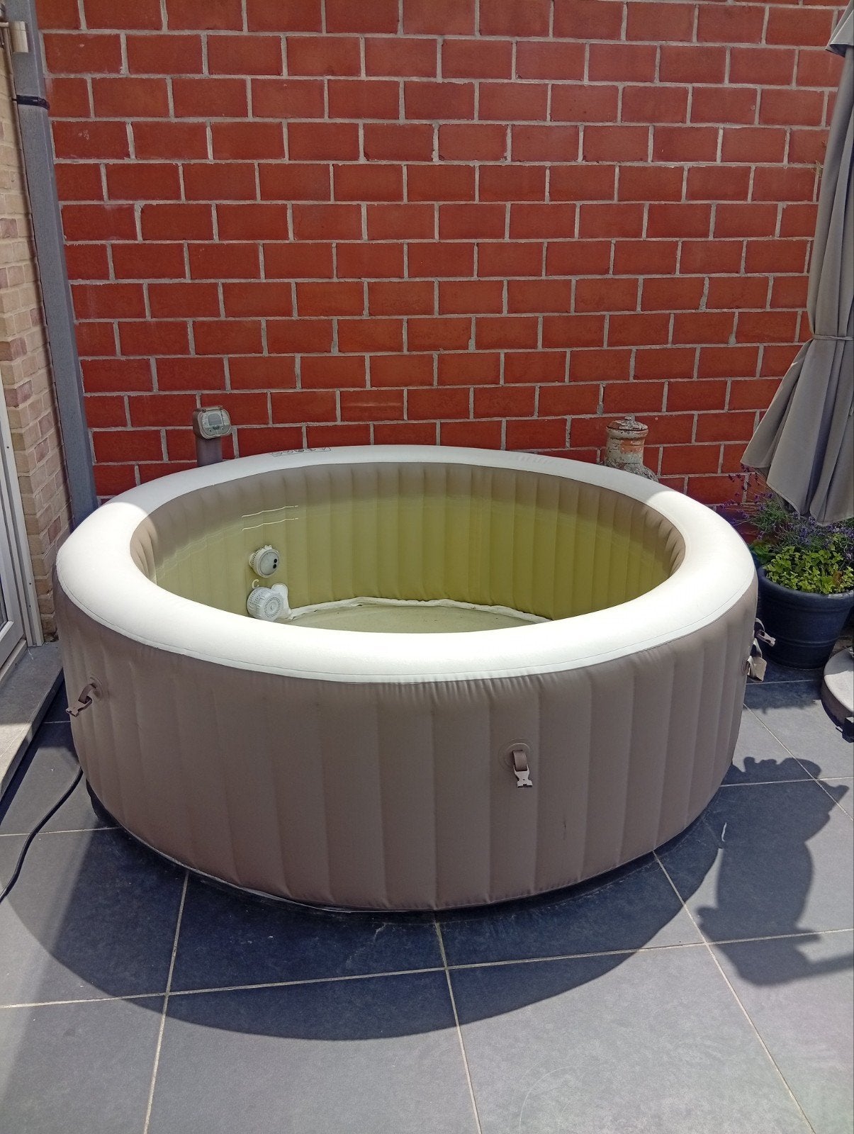 Jacuzzi 6 personen ( gereserveerd ), Enlèvement