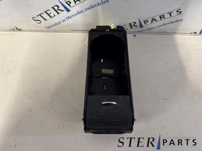 Porte-gobelet d'un Mercedes SLK, 3 mois de garantie, Utilisé, -, -