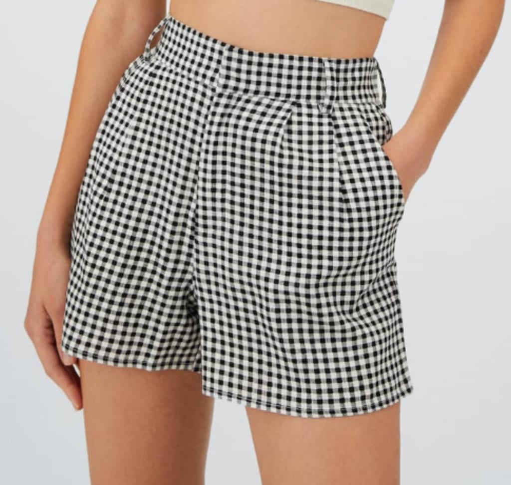 Nieuwe short dames maat 38, merk Stradivarius, Kleding | Dames, Stradivarius, Ophalen of Verzenden, Nieuw, Maat 38/40 (M)