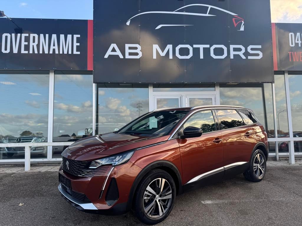 Peugeot 5008 Allure 1.2 Benzine 2023 LED Carplay 7plaats, Auto's, Euro 6, Zwart, Leder, Bedrijf