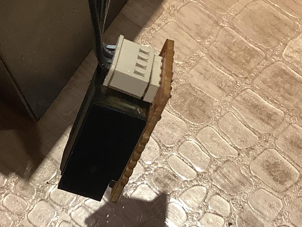 Cherche sortie de casque de table de mixage Jb systèms, Musique & Instruments, Enlèvement ou Envoi, Comme neuf, Moins de 5 canaux