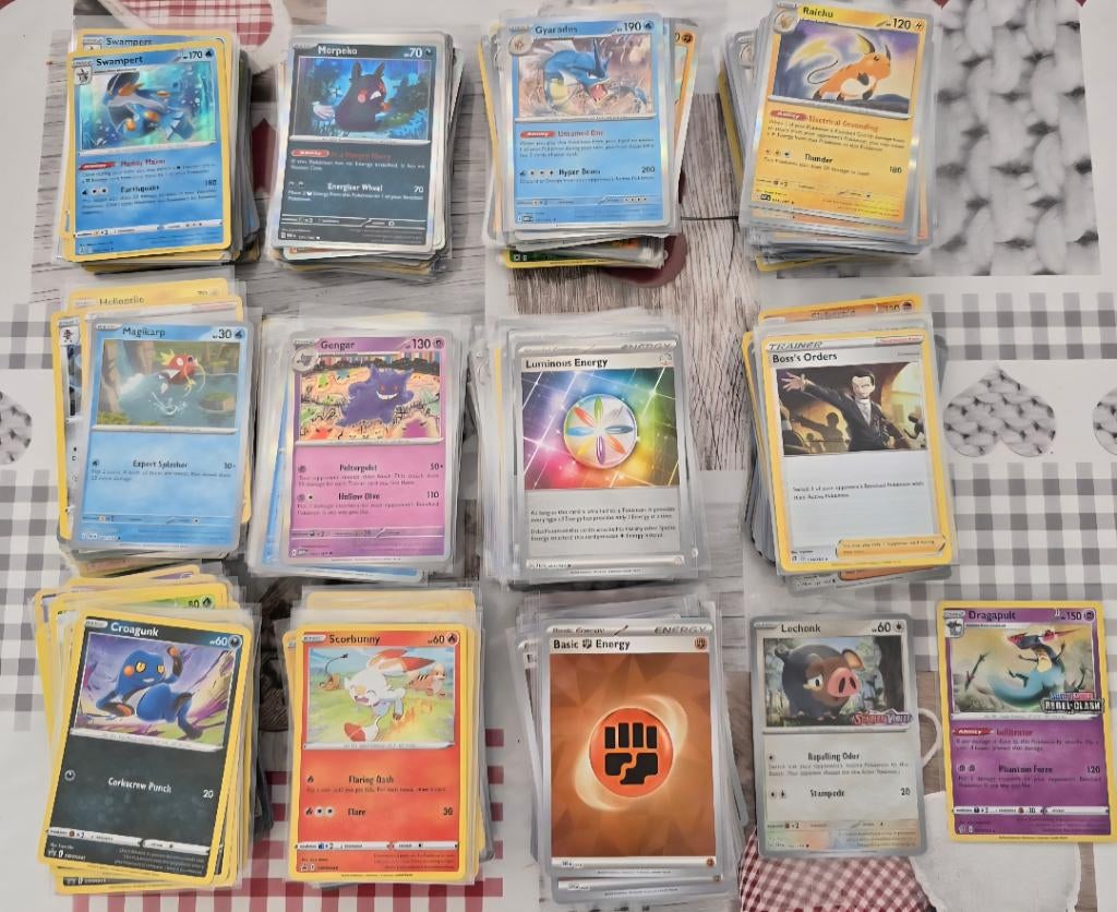 Pokemon holo, reverse holo en bulk., Ophalen of Verzenden, Zo goed als nieuw, Meerdere kaarten