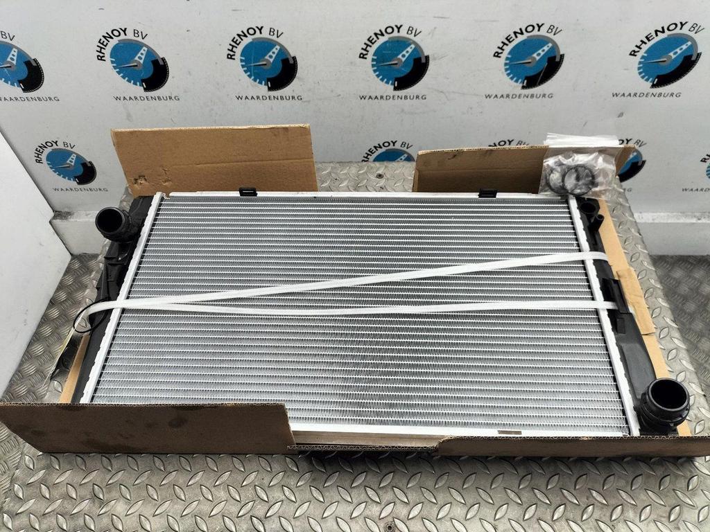 BMW Z4 RADIATEUR 2014, Ophalen of Verzenden, Nieuw, Stiba lid