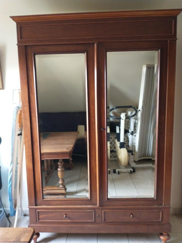 Kast met spiegel, Ophalen