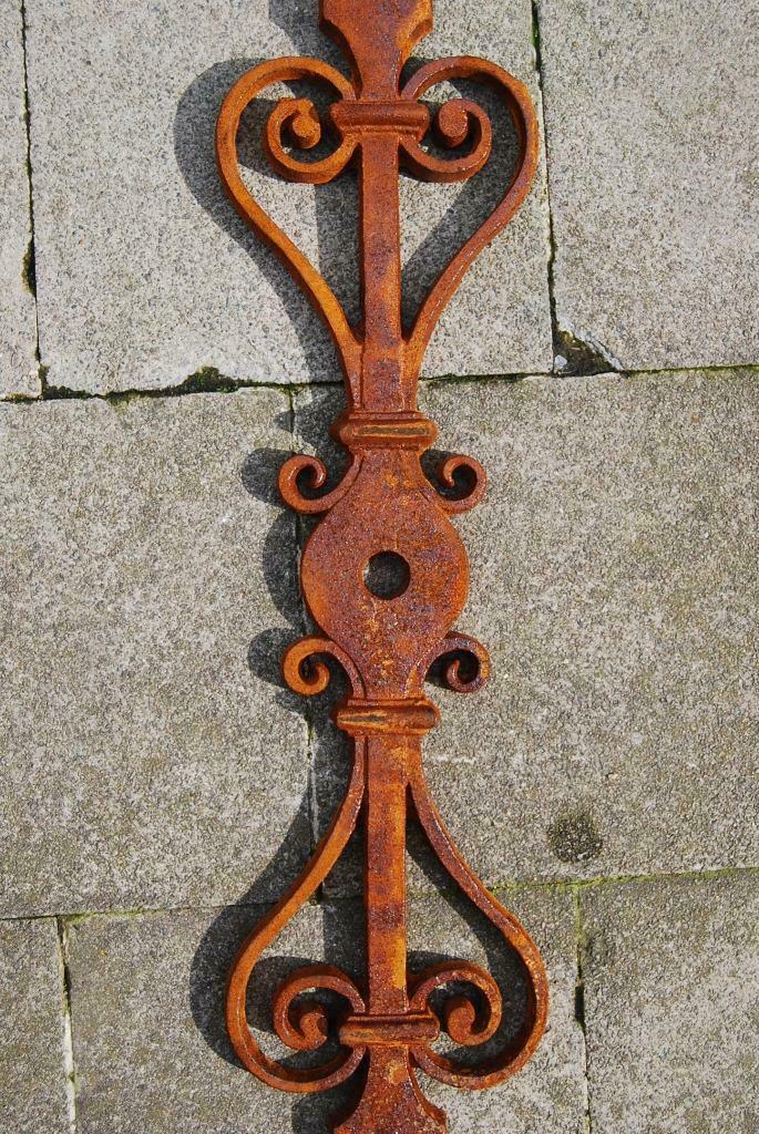 Ancrage de façade ,tirant en fonte ouvragée, Services & Professionnels, Rénovation de Façade & Jointoyeurs