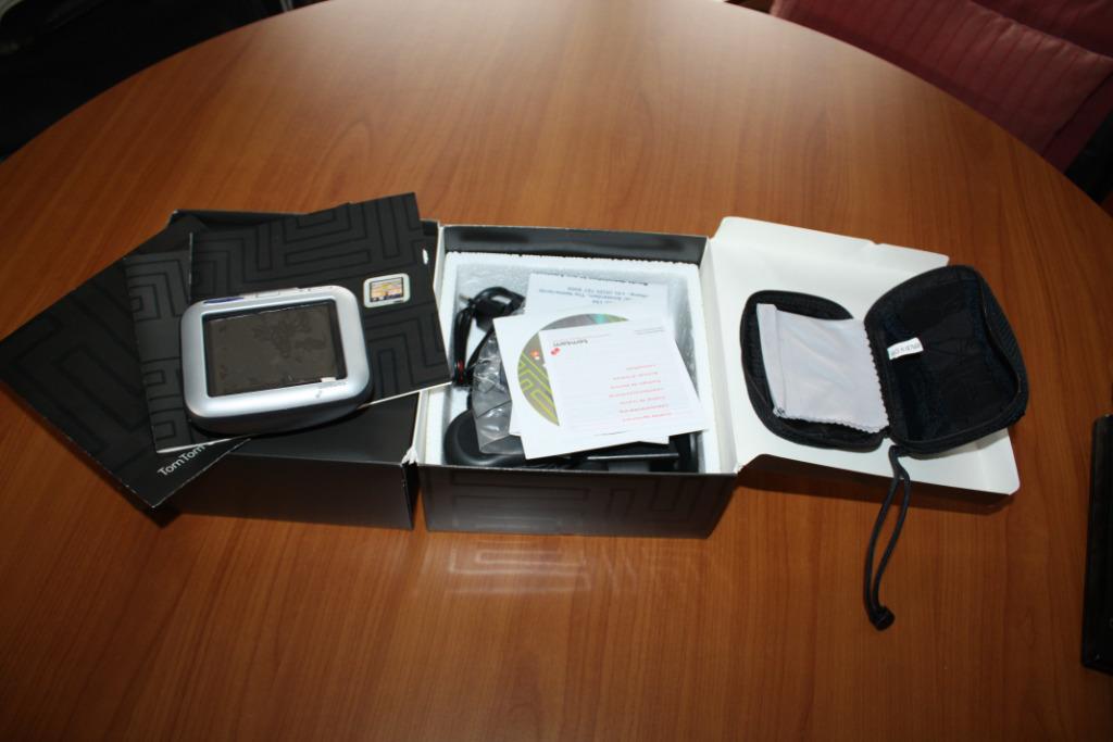 GPS TOMTOM GO ( Kit Complet dans boite d'origine), Enlèvement