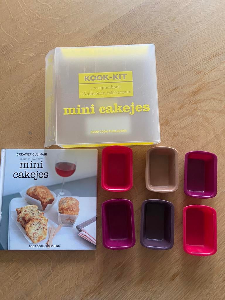 IIlona Chovancova - Minicake Jes, Boeken, Kookboeken