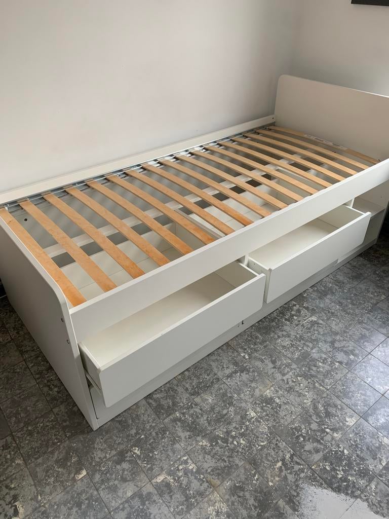 Lit IKEA av rangt+sommier à lattes, blanc, 90x200cm. 220€, Enlèvement, Comme neuf, Une personne, Blanc