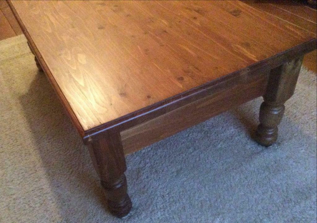 Table basse en Vert avec 3 tiroirs, Maison & Meubles, Tables | Tables de salon, Enlèvement, Comme neuf, Pin