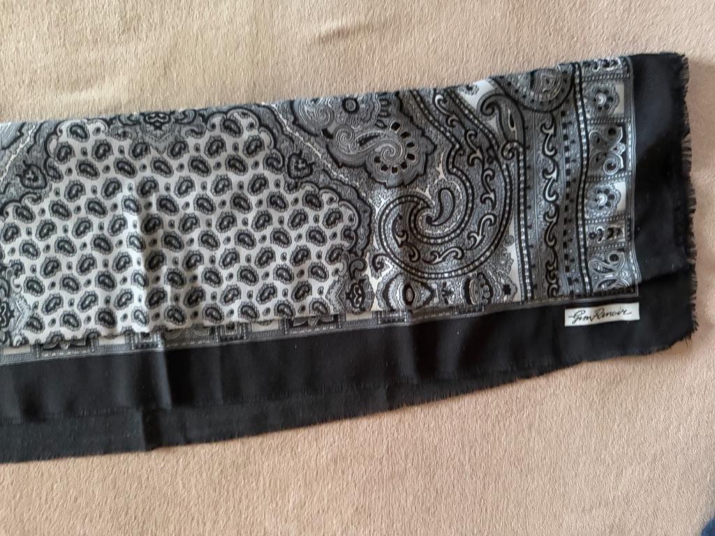 Nieuwe sjaal Gim Renoir met gratis verzending, Kleding | Dames, Gim Renoir, Ophalen of Verzenden, Nieuw, Sjaal