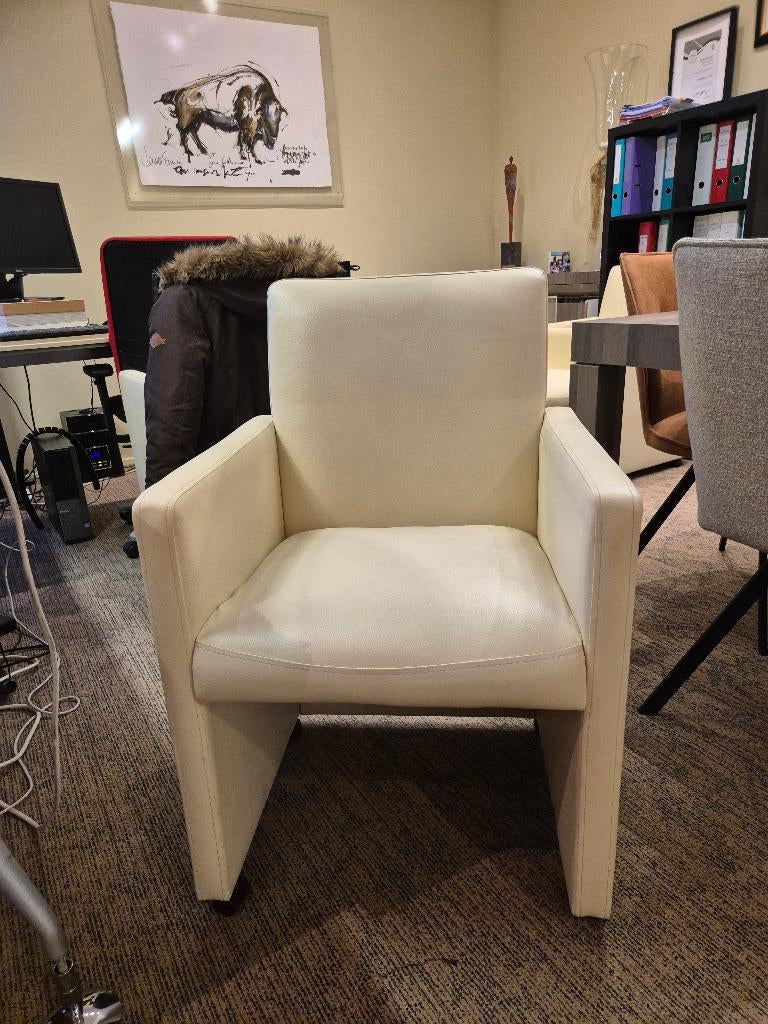 Chaise à roulettes en similicuir beige (14 pièces), Enlèvement, Comme neuf, Cuir
