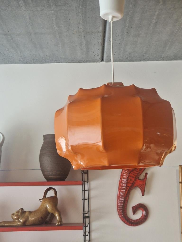 hanglamp , jaren 70 , oranje kleur , hanglamp  ilka plast, Ophalen of Verzenden