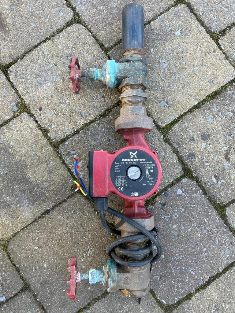 Grundfos UPS 32/60 180 circulatie pomp CV, Enlèvement, Utilisé, Moins de 200 watts, Chaudière CC ou Chaudière combinée
