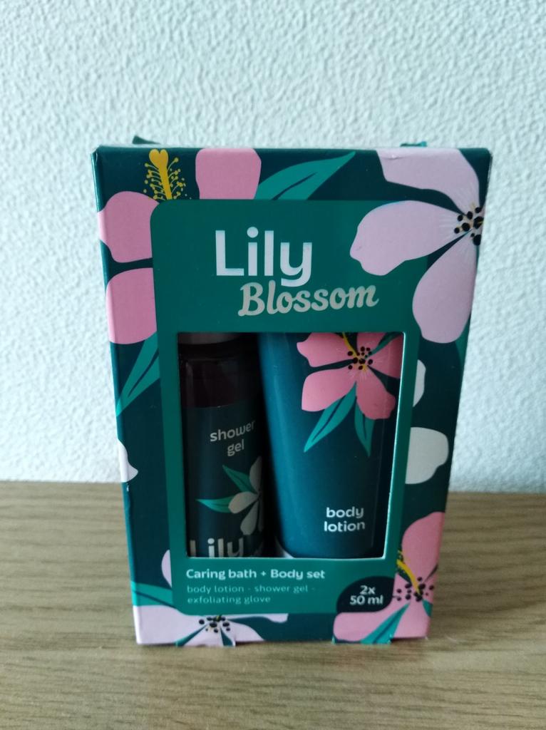 Set de soin pour le bain et le corps 'Lily Blossom', Enlèvement ou Envoi, Neuf