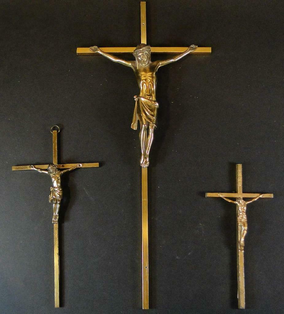 3 crucifix : 3 crucifix en cuivre doré, Antiquités & Art, Enlèvement ou Envoi