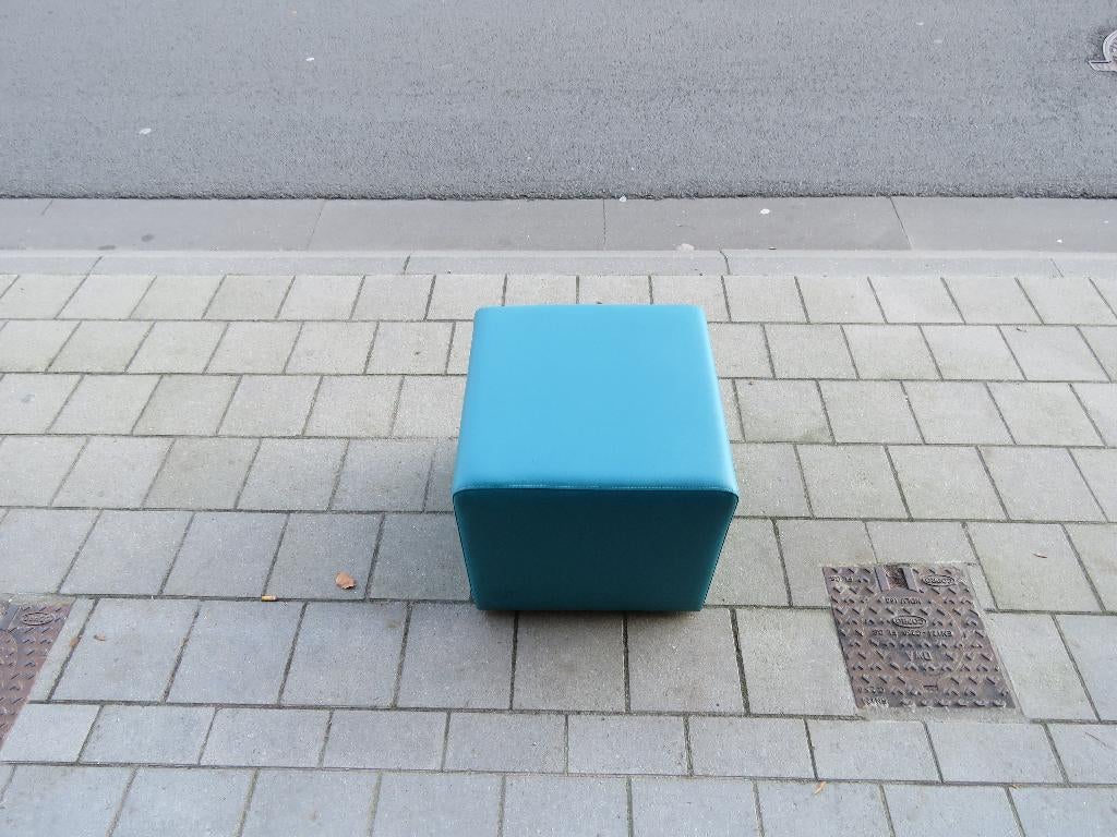 Pouf cube en cuir turquoise 8 pièces disponibles, Enlèvement