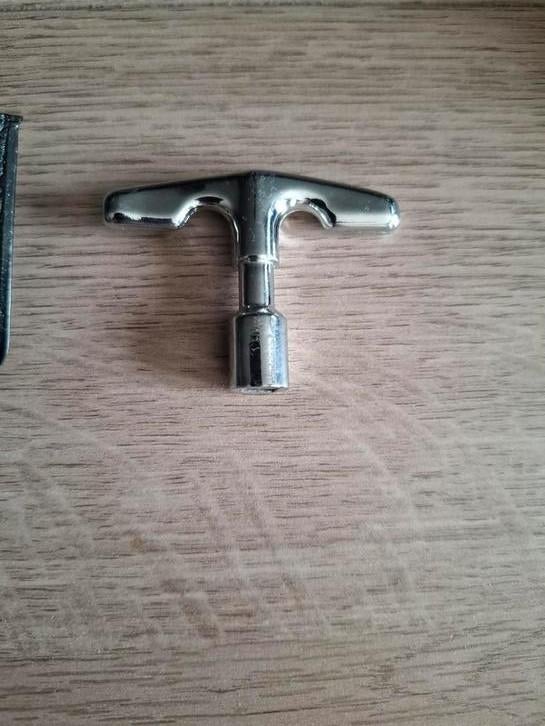 Pearl vintage jaren 70 stemsleutel voor uw drumstel in zgst, Ophalen of Verzenden, Zo goed als nieuw
