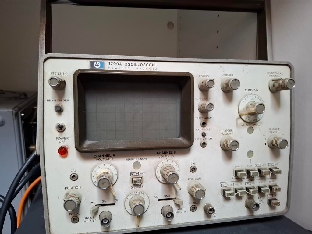 Vintage analoge oscilloscoop, Bricolage & Construction, Instruments de mesure, Enlèvement