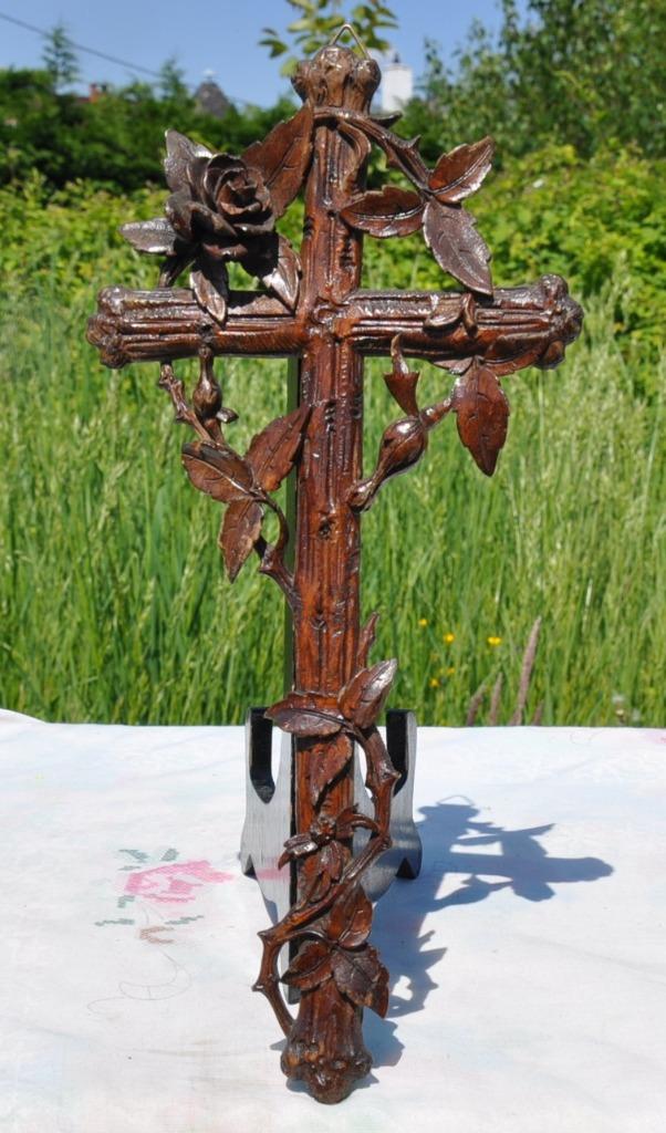 crucifix en bois style foret noire, Antiquités & Art, Enlèvement ou Envoi