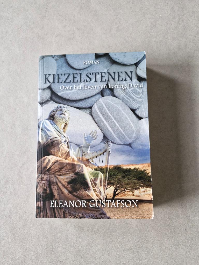 Kiezelstenen - Eleanor Gustafson, Envoi, Eleanor Gustafson