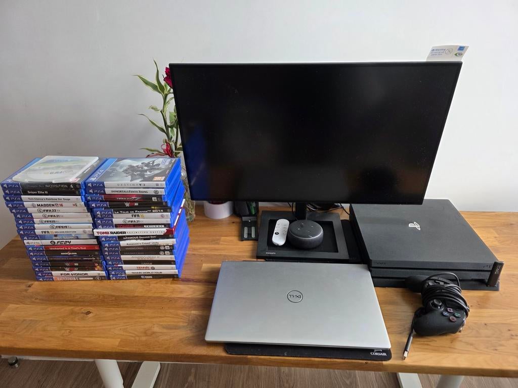 PS4 pro + 36 game, Huis en Inrichting, Ophalen, Zo goed als nieuw