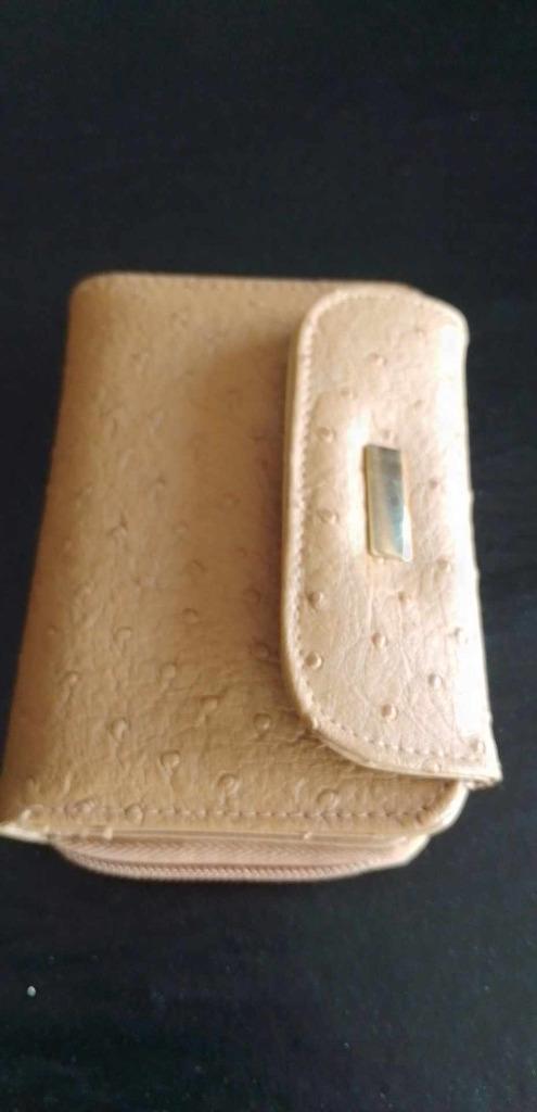 portefeuille autruche en similicuir beige, Enlèvement ou Envoi, Neuf, Beige, Autres marques
