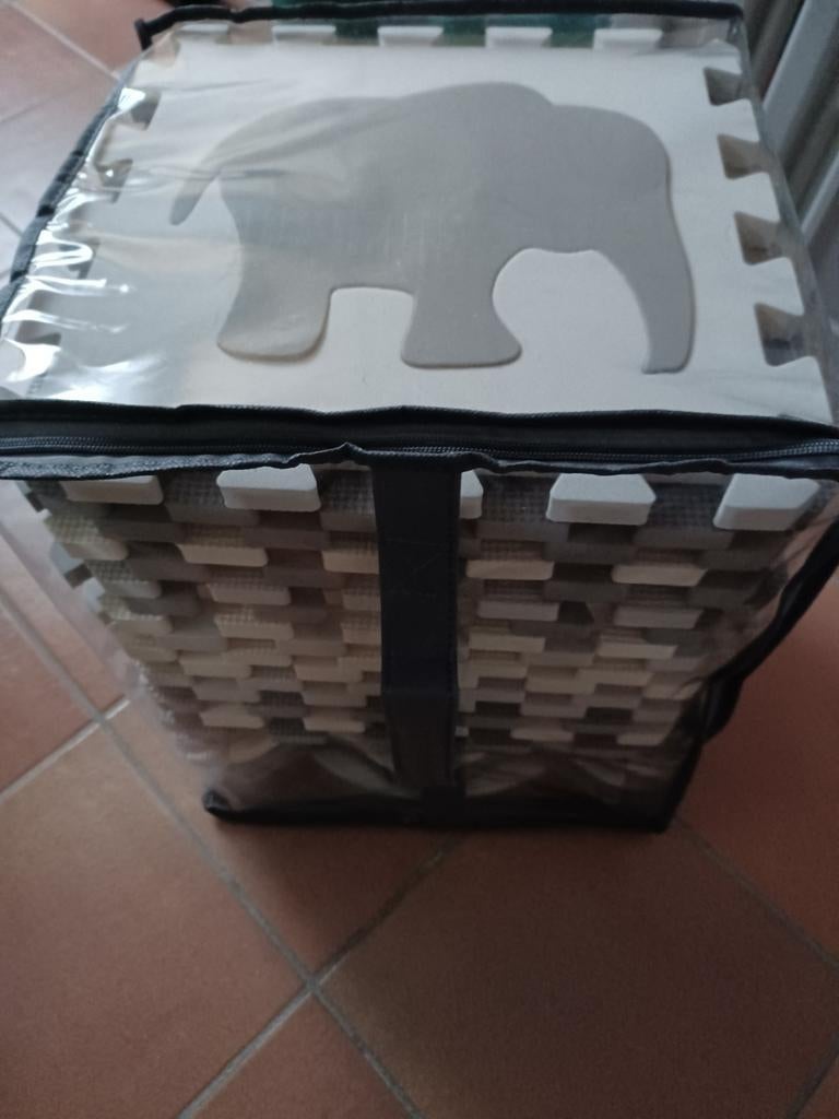 Puzzelmat grijs tamelijk dik met dierenfiguren, Ophalen, Zo goed als nieuw