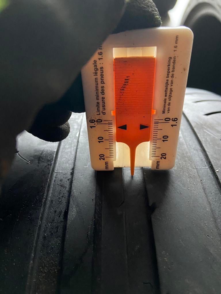 2 pneus 255/40/18, Autos : Pièces & Accessoires, Enlèvement